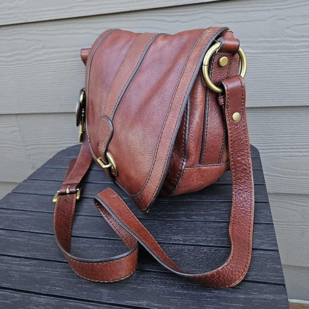 Fossil Vintage Crossbody Brown Leather Crossbody Bag Key Charm Flap Purse Bag